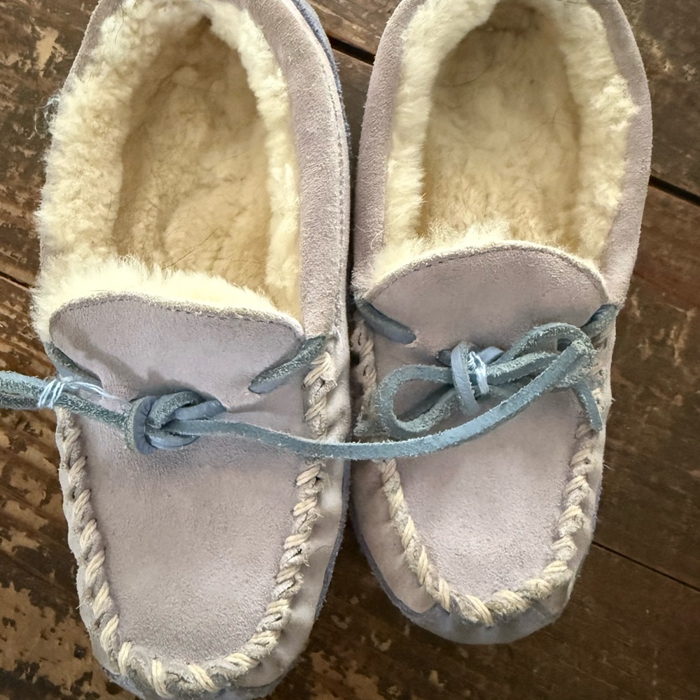 Ll bean kids Moccasins. No size fit like a 1